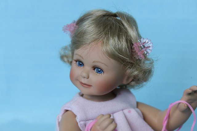 Фарфоровая кнопочка позирует на открытку! Габриела Мюллер для Мастерпис (фото 4)