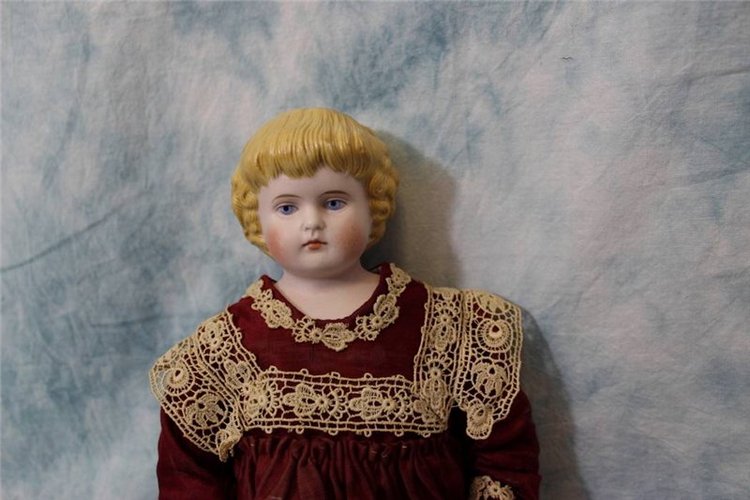 Паросские куклы. Antique Parian Doll