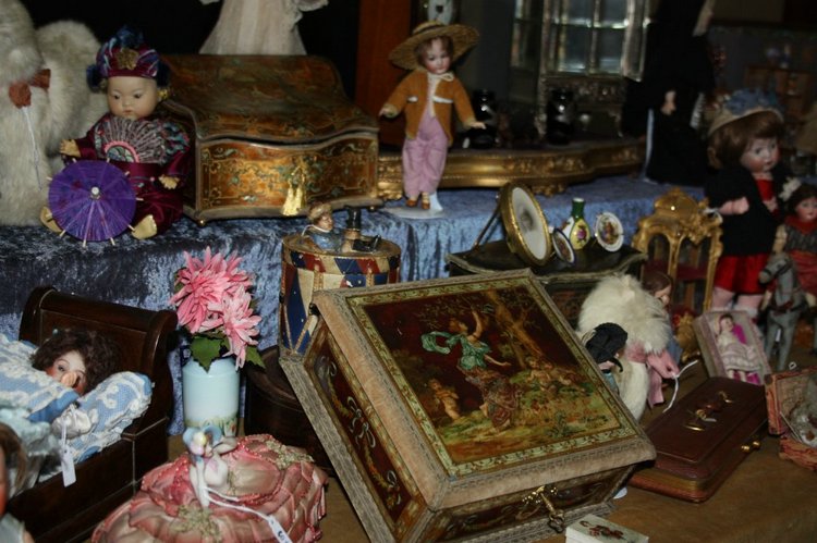 Выставка кукол, мишек тедди, кукольных домиков и миниатюры в Нидерландах 24-25 октября 2015 год. Часть третья - антикварки