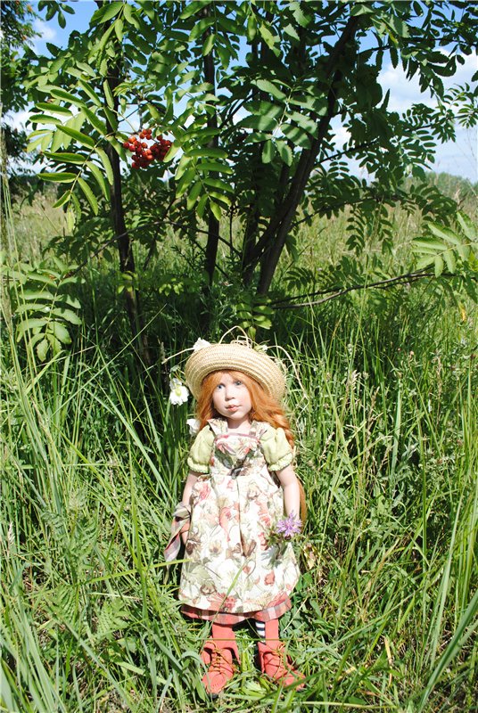 Мы купили два билета - уезжаем завтра в лето