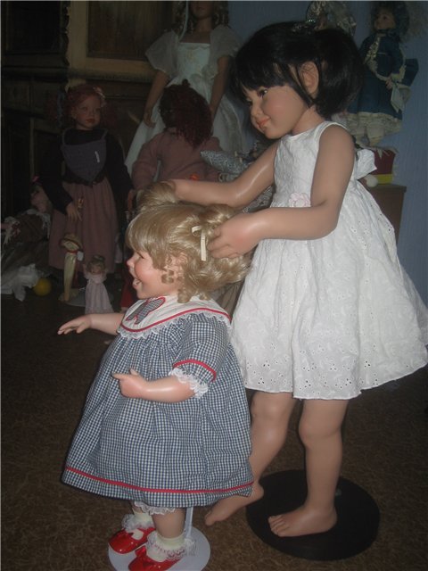 Виниловая азиаточка от Сюзан Липпл