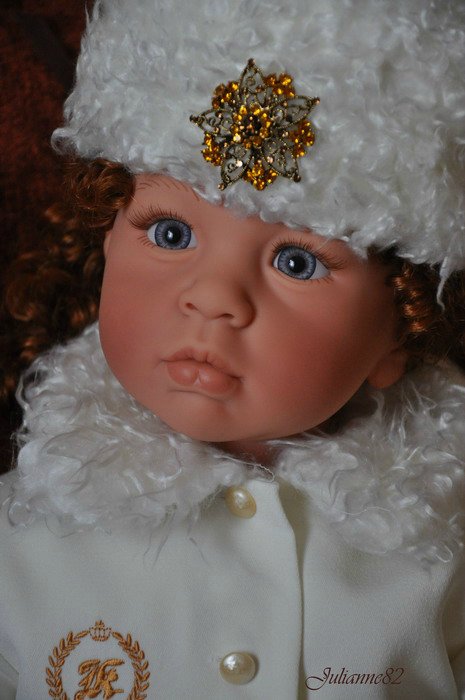 Middleton Doll: "Winter Splendor" из серии L'Innocence автор Ева Хеланд и кудряшка "С Днем Рождения, Тедди!"