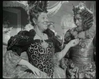 «Красота страшная сила!» Портретные куклы Фаины Раневской, выполненные разными авторами (фото 4)