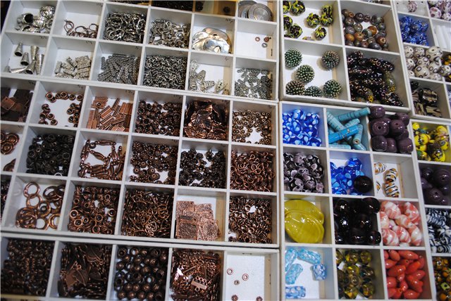 Выставка на Тишинке "Атмосфера творчества". Октябрь 2014. Бусинка к бусинке - получаются бусики! Кружево для антикварных