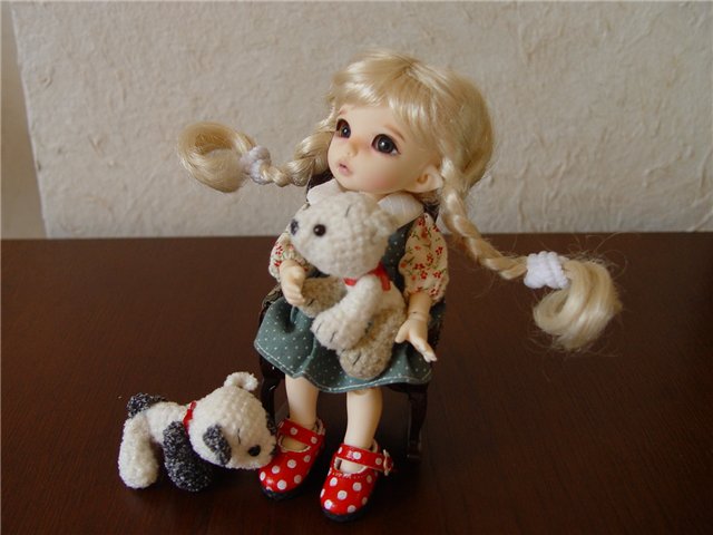 Полиночка хвастается своими обновками и самыми настоящими питомцами (фото 5)