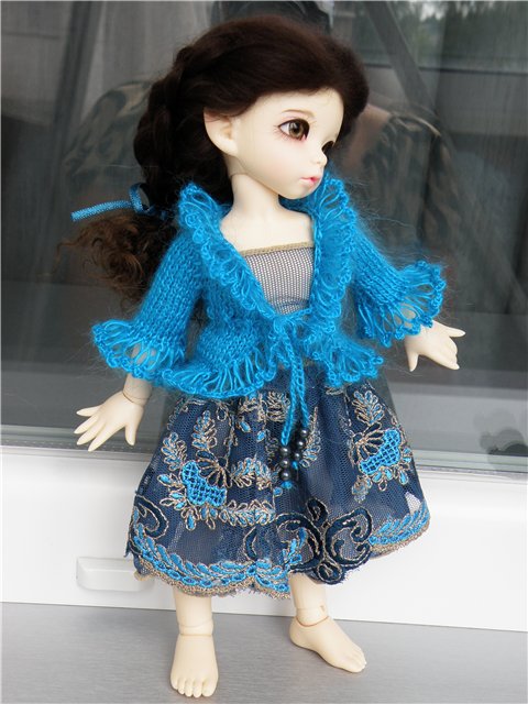 И нет нам покоя ни ночью ни днем, всё вяжем и шьём