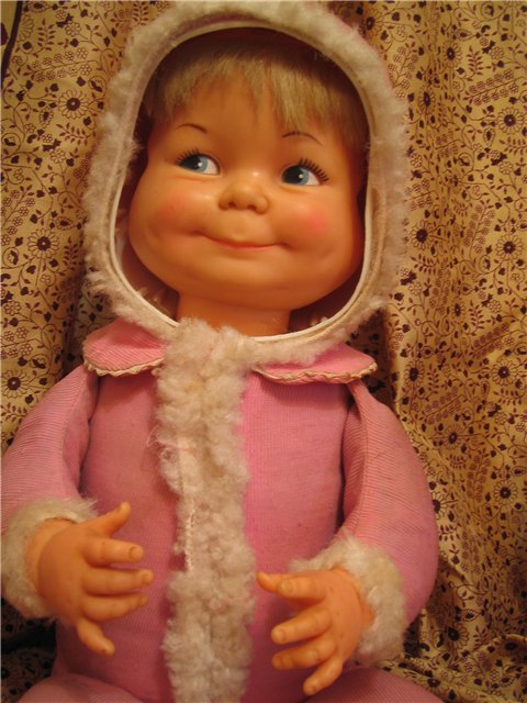 Три настроения одной куклы. Антикварная кукла 1967 года (фото 4)