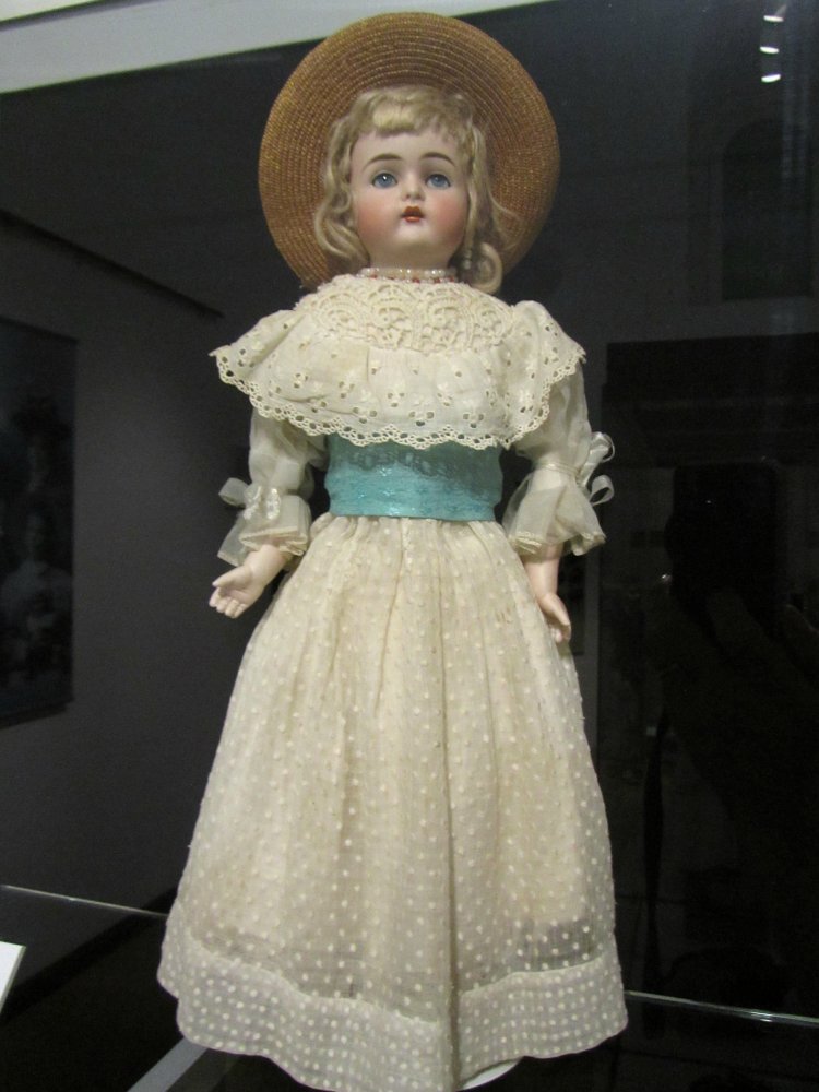 «Мода по-взрослому. Истории из кукольного гардероба» - выставка в Музее-заповеднике «Царицыно» - продолжение - 5-ый зал.