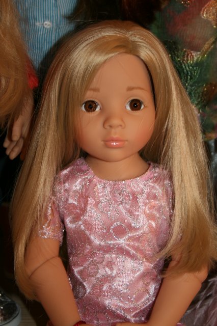 Поменяла местами глазки у кукол Готц