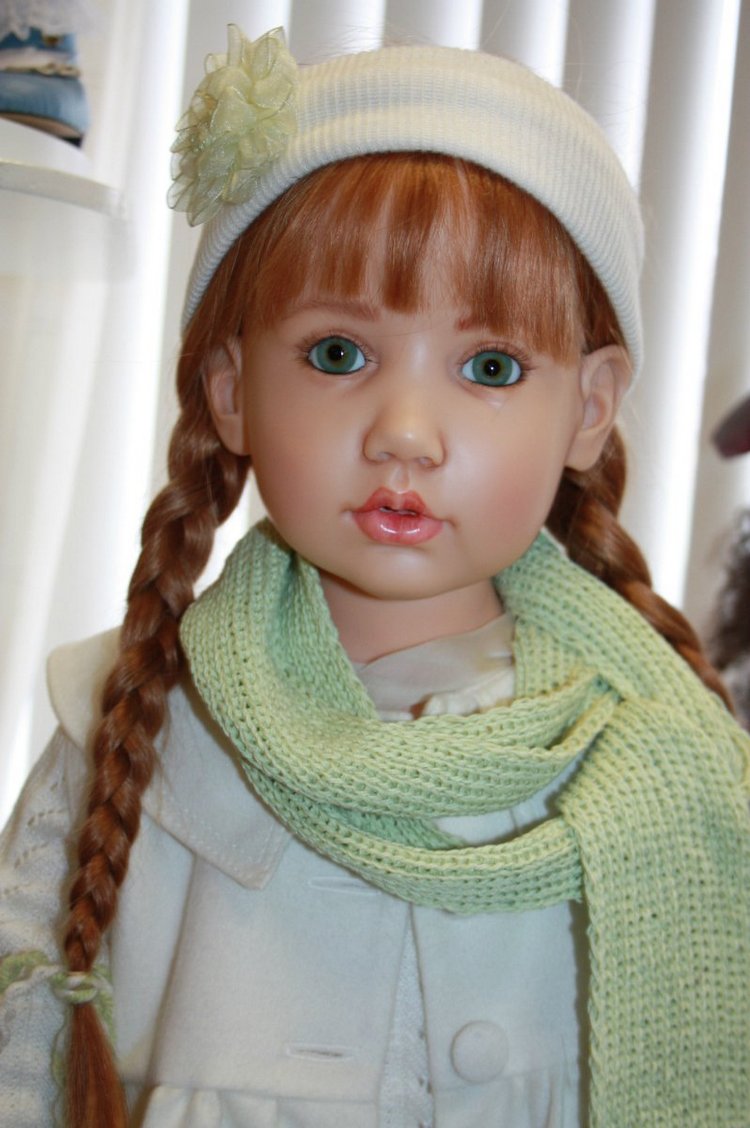 Первый показ новой коллекции 2016 года из резин от Hildegard Gunzel