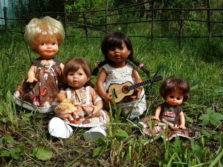 Вечеринка под яблоней — Винтажные куклы ГДР (Немки): Бигги