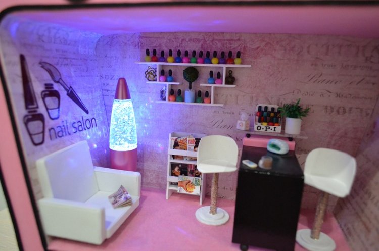 Полочка с миниатюрой "Маникюрный салон"+шкатулка+светильник