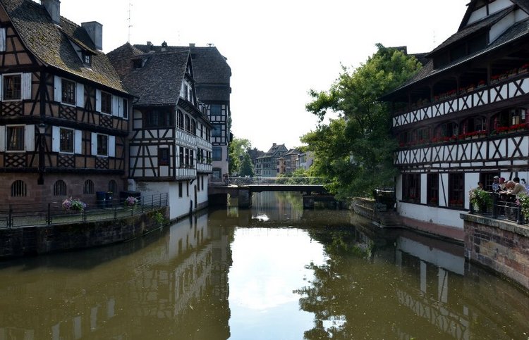 Очарование стринных французских городов