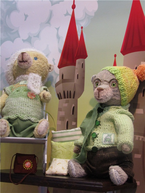 Зелененький он был... По следам выставки кукол на Тишинке 2016. В преддверии выставки «Hello Teddy» 1-4 декабря 2016 | Бэйбики Зелененький он был... По следам выставки кукол на Тишинке 2016. В преддверии выставки «Hello Teddy» 1-4 декабря 2016