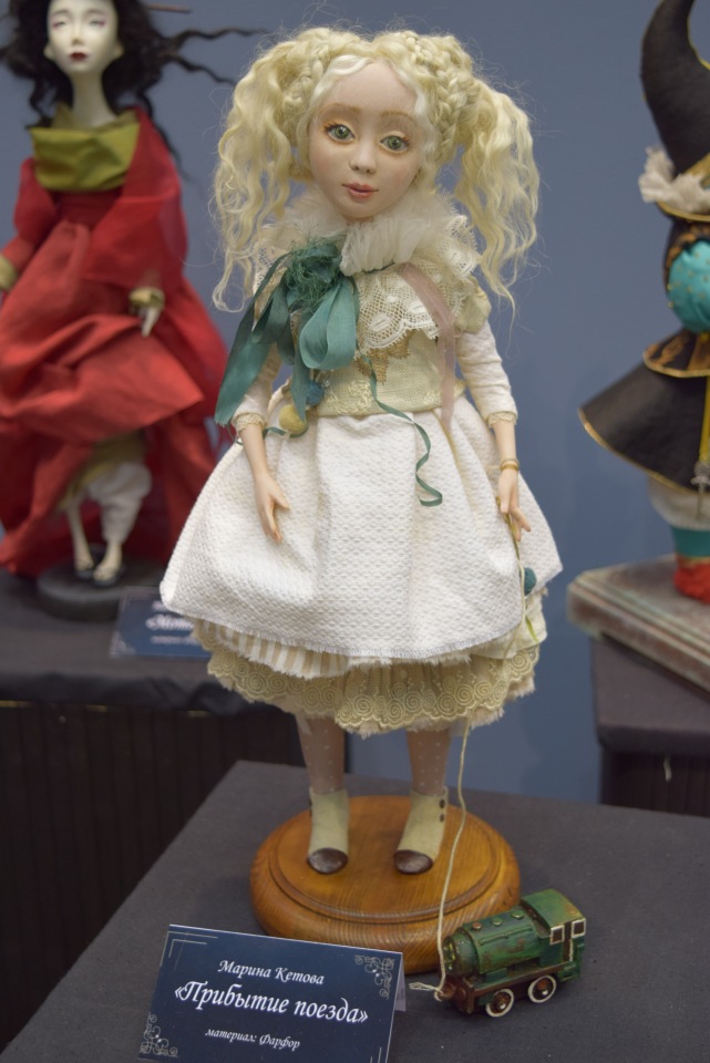 VII Московская международная выставка "Искусство Куклы". Портреты кукольной души или незримый диалог