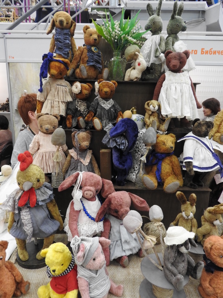 Зверюшки на балу. Тишинка 2017