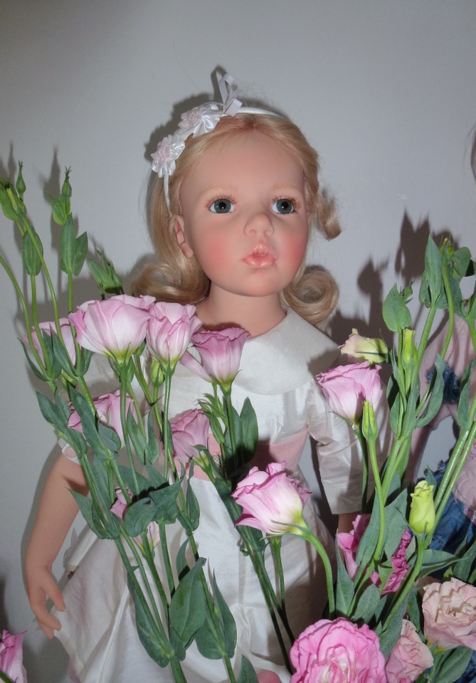 Живые цветы и куклы! С наступающим праздником (фото 4)