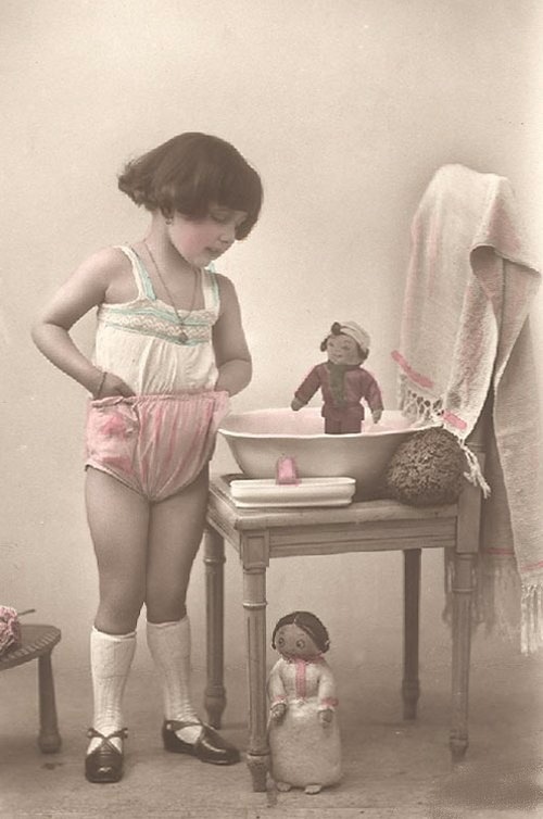 Старый фотоальбом. Девочки и куклы - продолжение