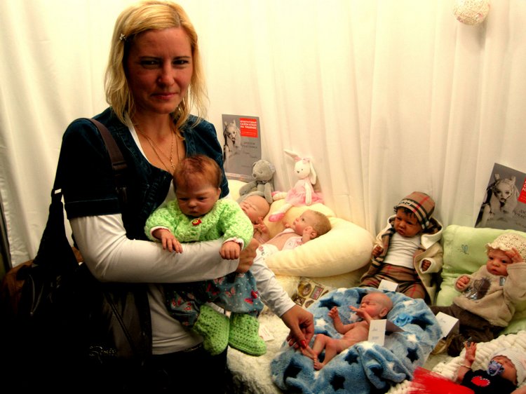 Наш приз в конкурсе - билет на выставку Международный Салон кукол 2016