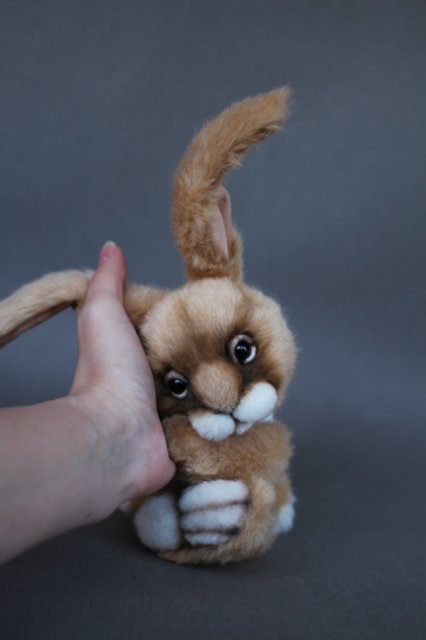 Заяц Луиджи. Авторская игрушка Татьяны Матляк