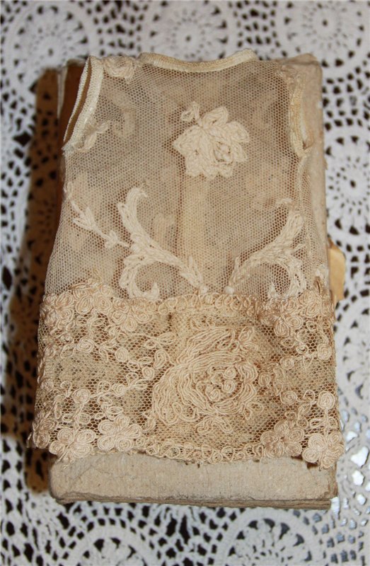 "Meine Tochter ist 6" Антикварный гардероб для карманной куколки