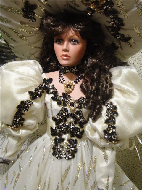 Я назвала ее Золотая Звезда. Фарфоровая кукла от Русти