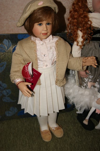 Кто стучится в дверь ко мне с толстой сумкой на ремне