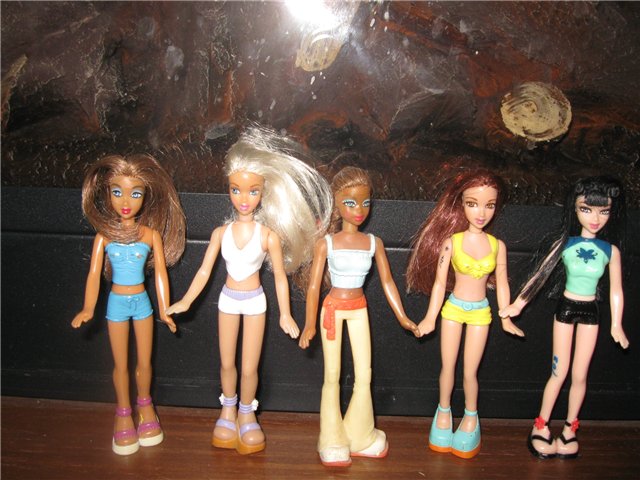 Разообразные маленькие куколки