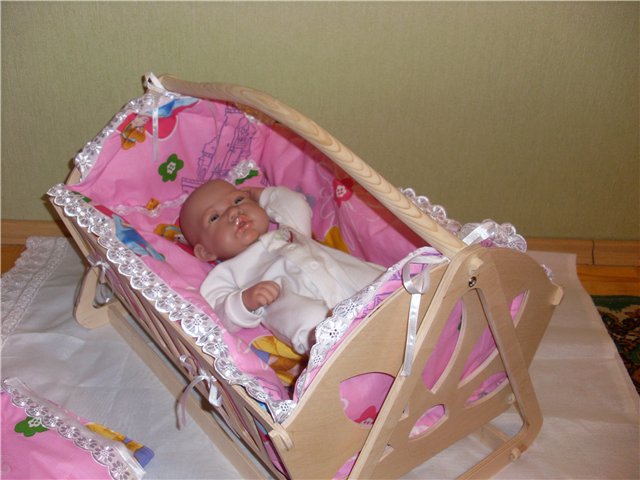 Колыбель для принцески( добавила фото с детками :-), )