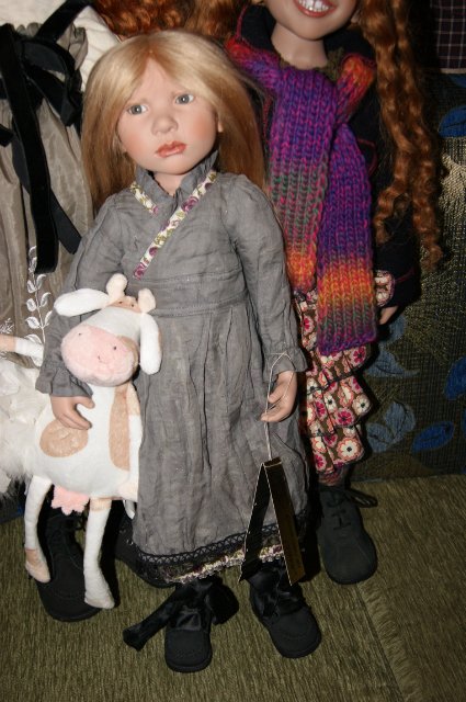 Кто стучится в дверь ко мне с толстой сумкой на ремне