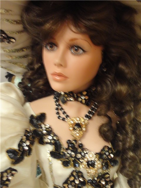 Я назвала ее Золотая Звезда. Фарфоровая кукла от Русти