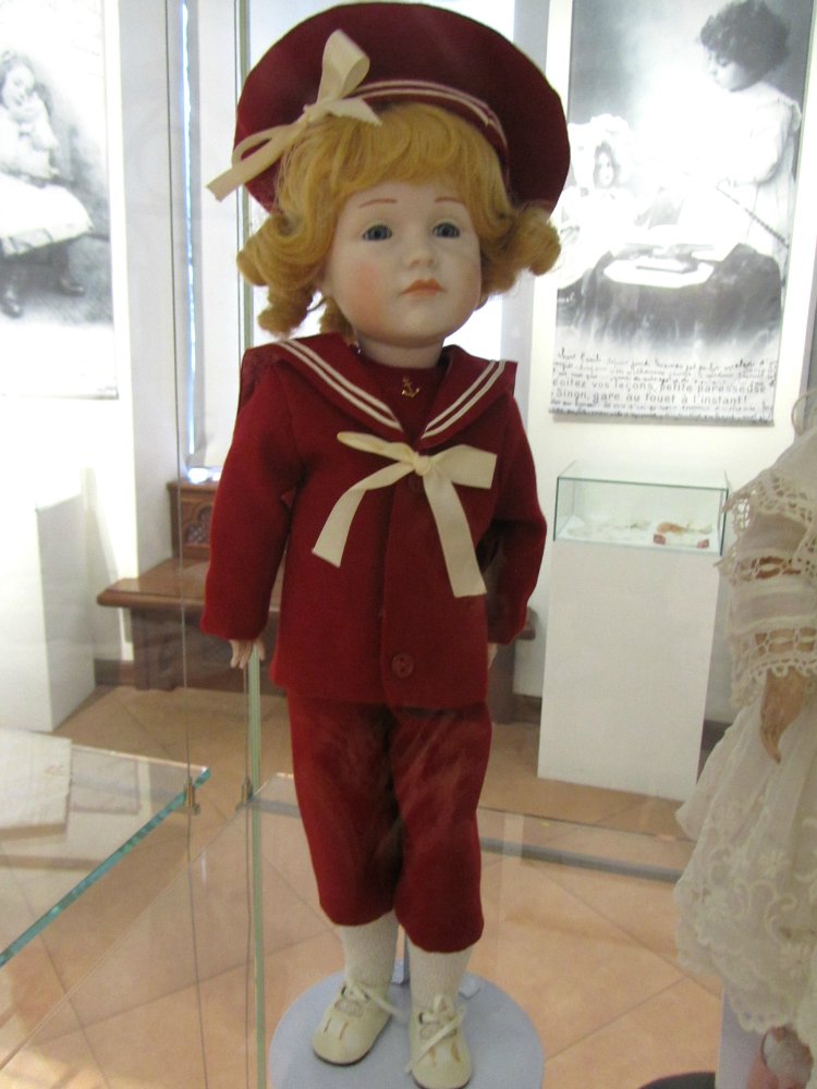 «Мода по-взрослому. Истории из кукольного гардероба» - выставка в Музее-заповеднике «Царицыно» - продолжение - 4-ый зал.