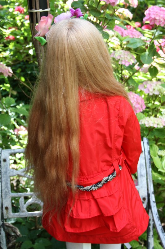 Солнечный денек в саду. Часть третья - Лилит и Анна Лу