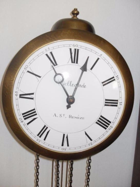 Старинные часы еще идут. Коллекция старинных часов