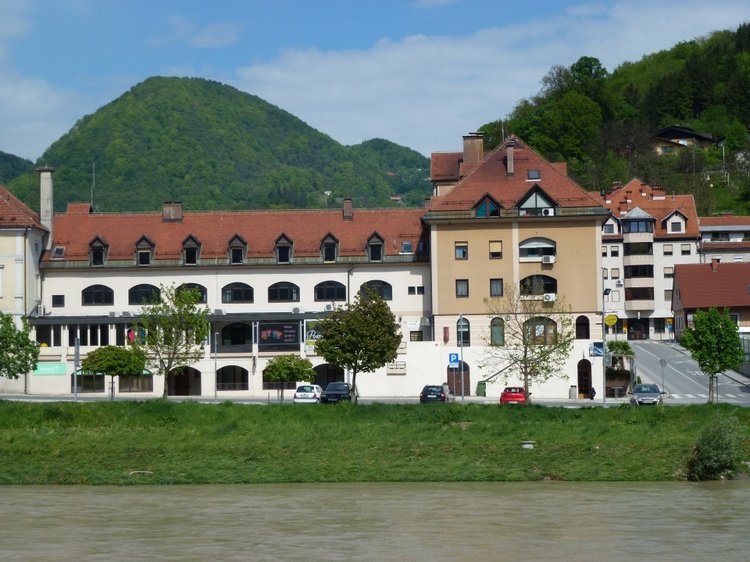 Словения, Светланка и маленький «герой» в одном ботинке