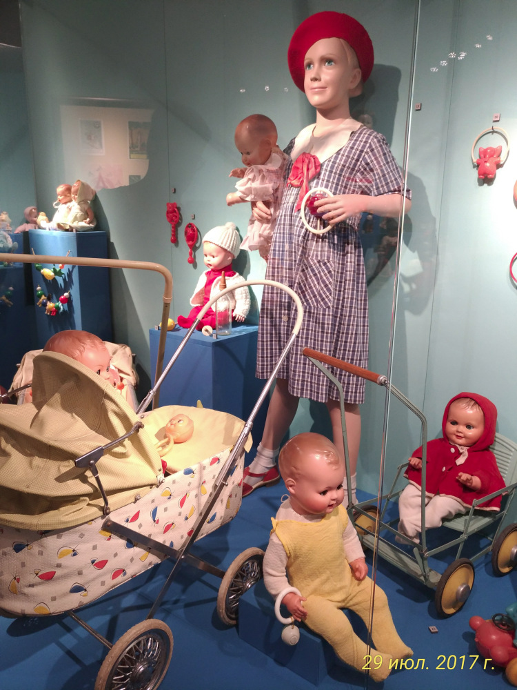 Выставка «Все лучшее – детям. Игрушки 1950–1980 годов из коллекции Сергея Романова». Часть 1