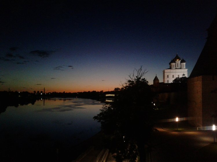 Псков: из лета в лето. Прогулки по городу и куклы