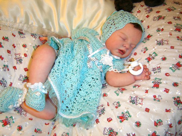 В ожидание весны.Кукольные наряды моих девочек