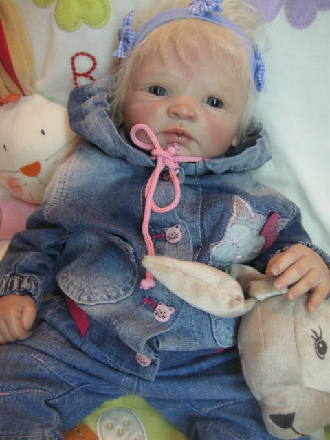 Мои малышки и их красивые няньки