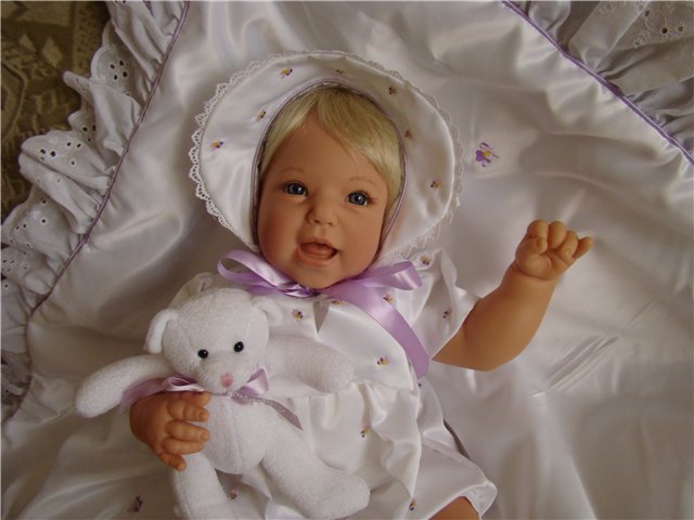 Маленькая Фиалка - "LITTLE VIOLET" коллекционная куколка Ли Миддлтон (фото 3)