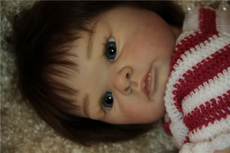 Джулия - малышка из молдика Jill от Adrie Stoete