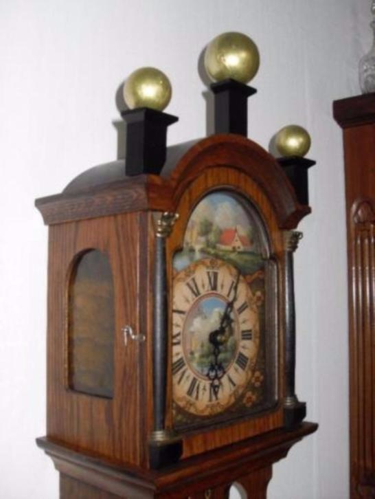 Старинные часы еще идут. Коллекция старинных часов