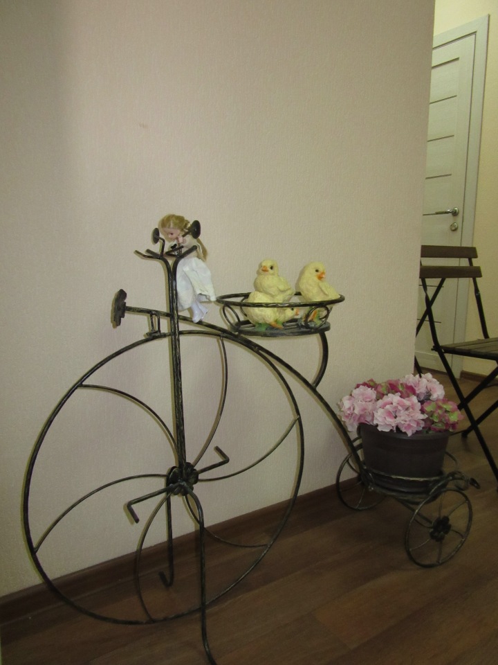 И вновь Хелена посещает логопедический кабинет... а заодно и рассматривает садик (фото 6)