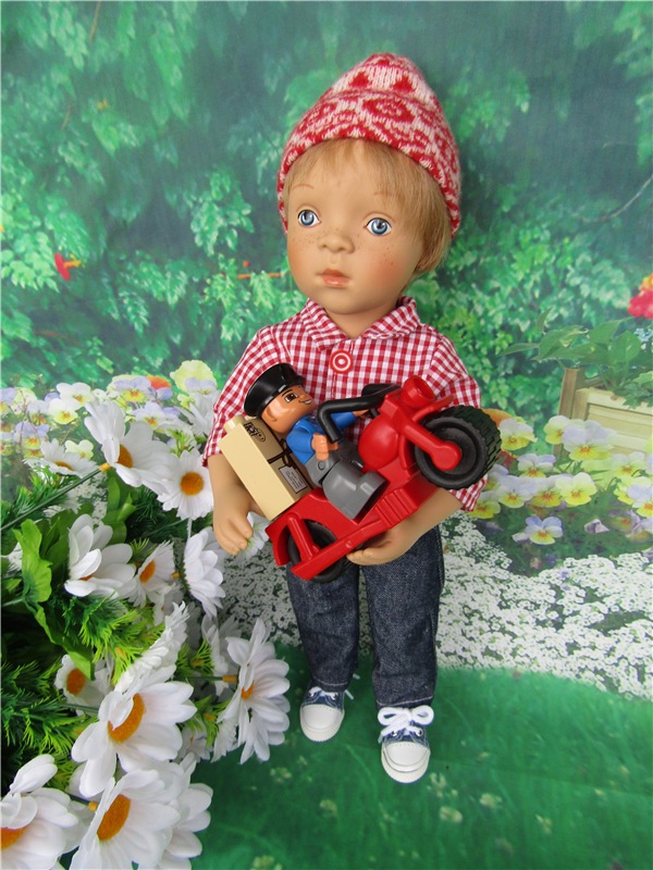 Все из нашего района уважают почтальона. Люк Sylvia Natterer и его набор Лего Дупло 5638 "Почтальон" (фото 3)