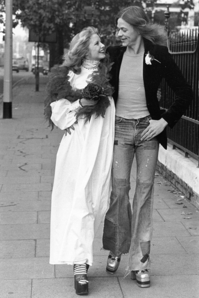 Продолжение... Как менялась мода на свадебные платья (фото 4)