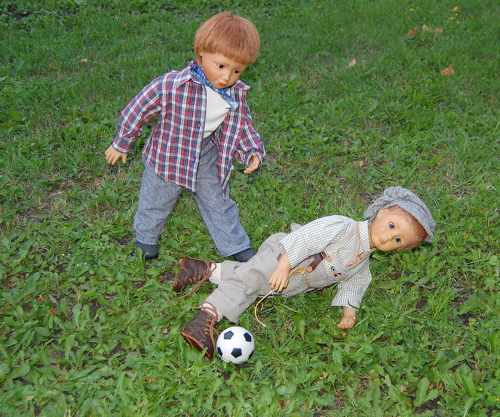 Мальчишки и футбол. Куклы Bettina Feigenspan-Hirsch (фото 9)