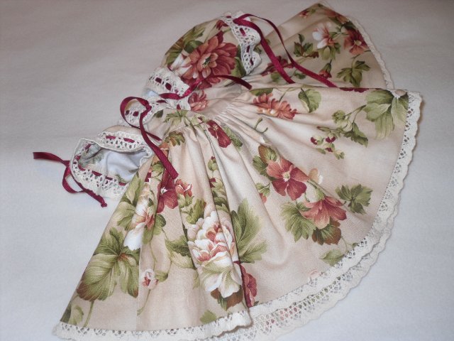 Платье для Катюшки — Одежда и обувь для кукол своими руками: фото (фото 7)