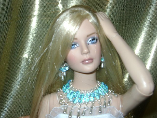 Nu Mood Sidney - девушка загадка от Tonnera