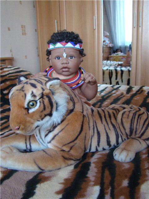 Африканская принцесса - Кения. Коллекционная кукла Ли Миддлетон (фото 4)