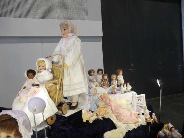 Выставка TEDDYBÄR TOTAL 2015 в Мюнстере. Часть третья - кукольно-старинная | Бэйбики Выставка TEDDYBÄR TOTAL 2015 в Мюнстере. Часть третья - кукольно-старинная (фото 2)